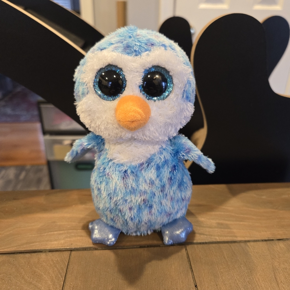 Ty Beanie Boo Blue and White Plush Penguin